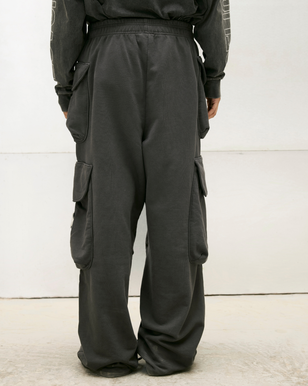RELIC MULTI POCKET SWEAT CARGO PANT