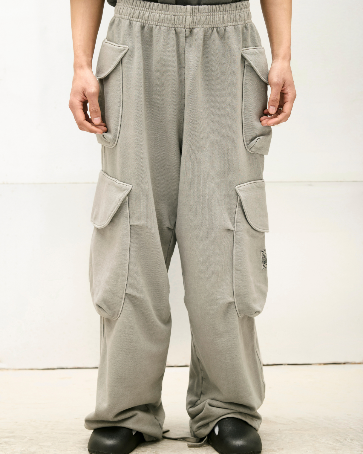 RELIC MULTI POCKET SWEAT CARGO PANT