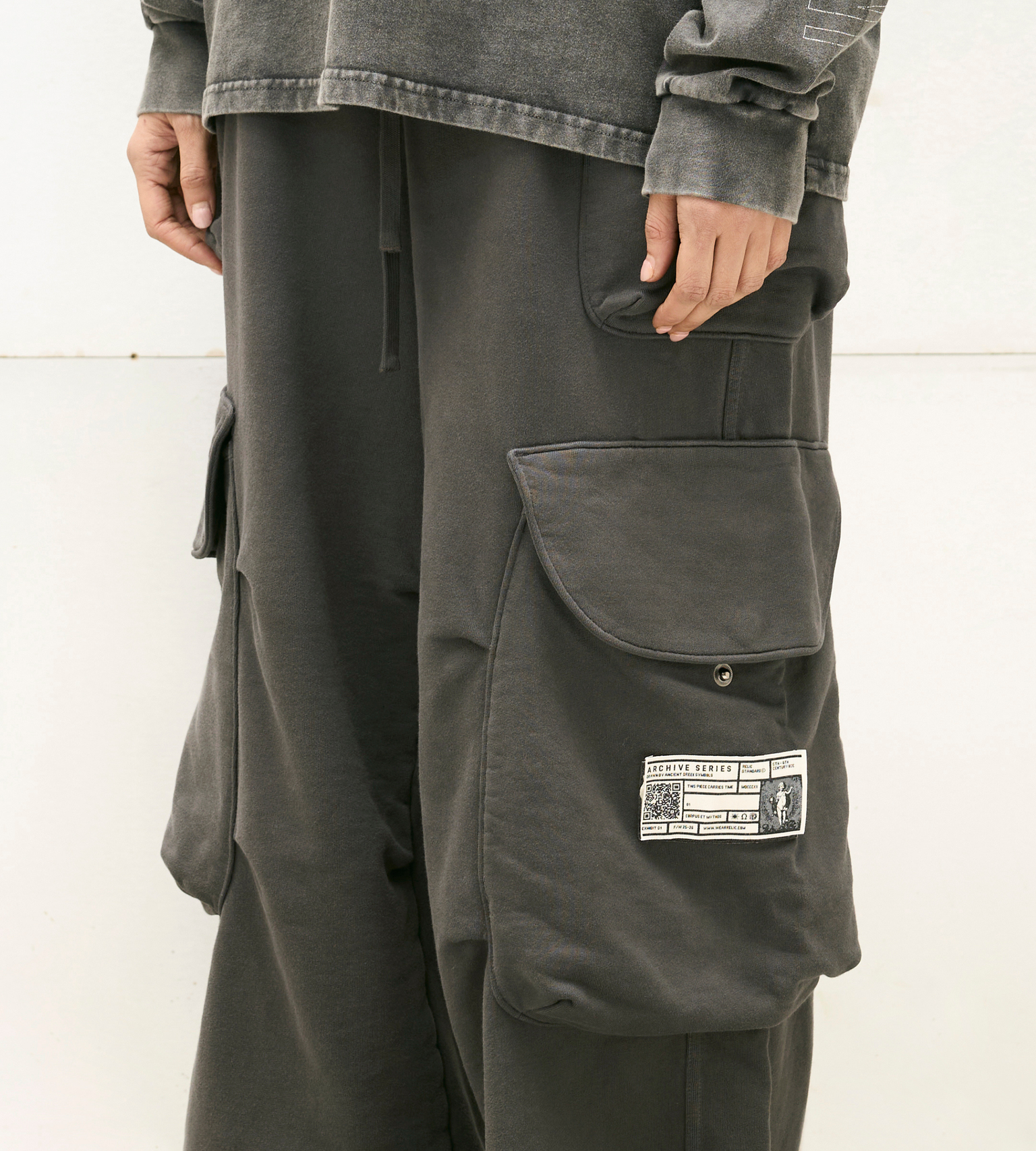 RELIC MULTI POCKET SWEAT CARGO PANT